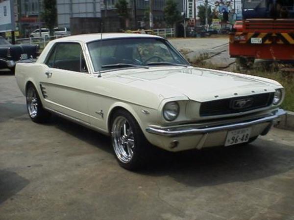 FORD MUSTANG COUPE