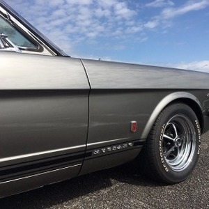 FORD MUSTANG CONVERTIBLEのサムネイル